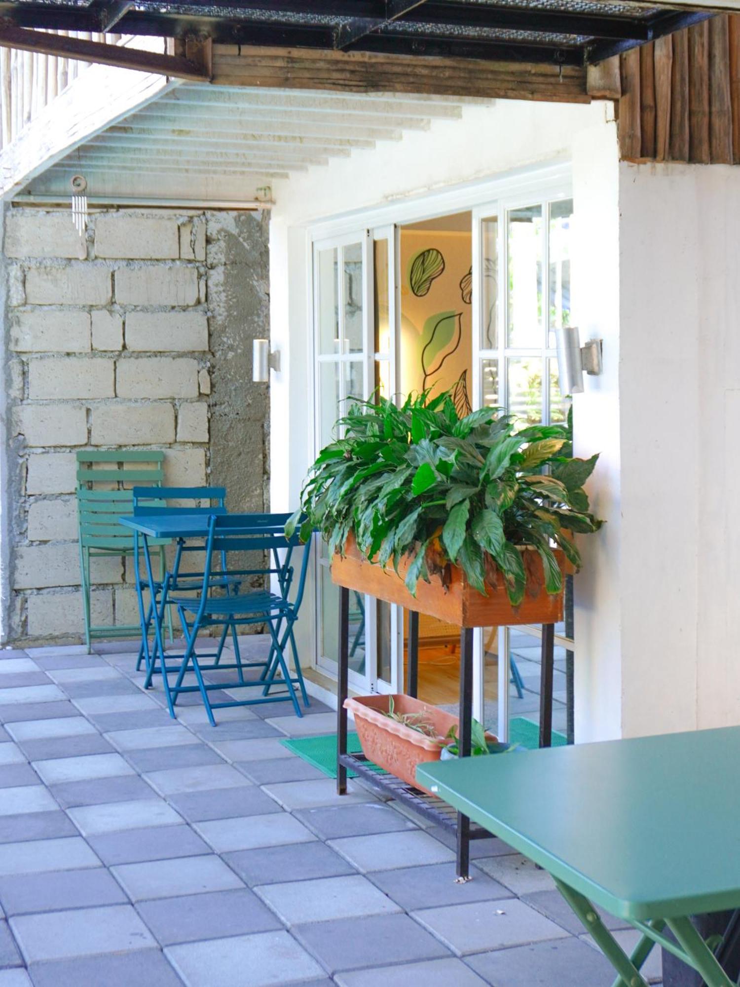 Urban Oasis Resort, Tarlac Εξωτερικό φωτογραφία