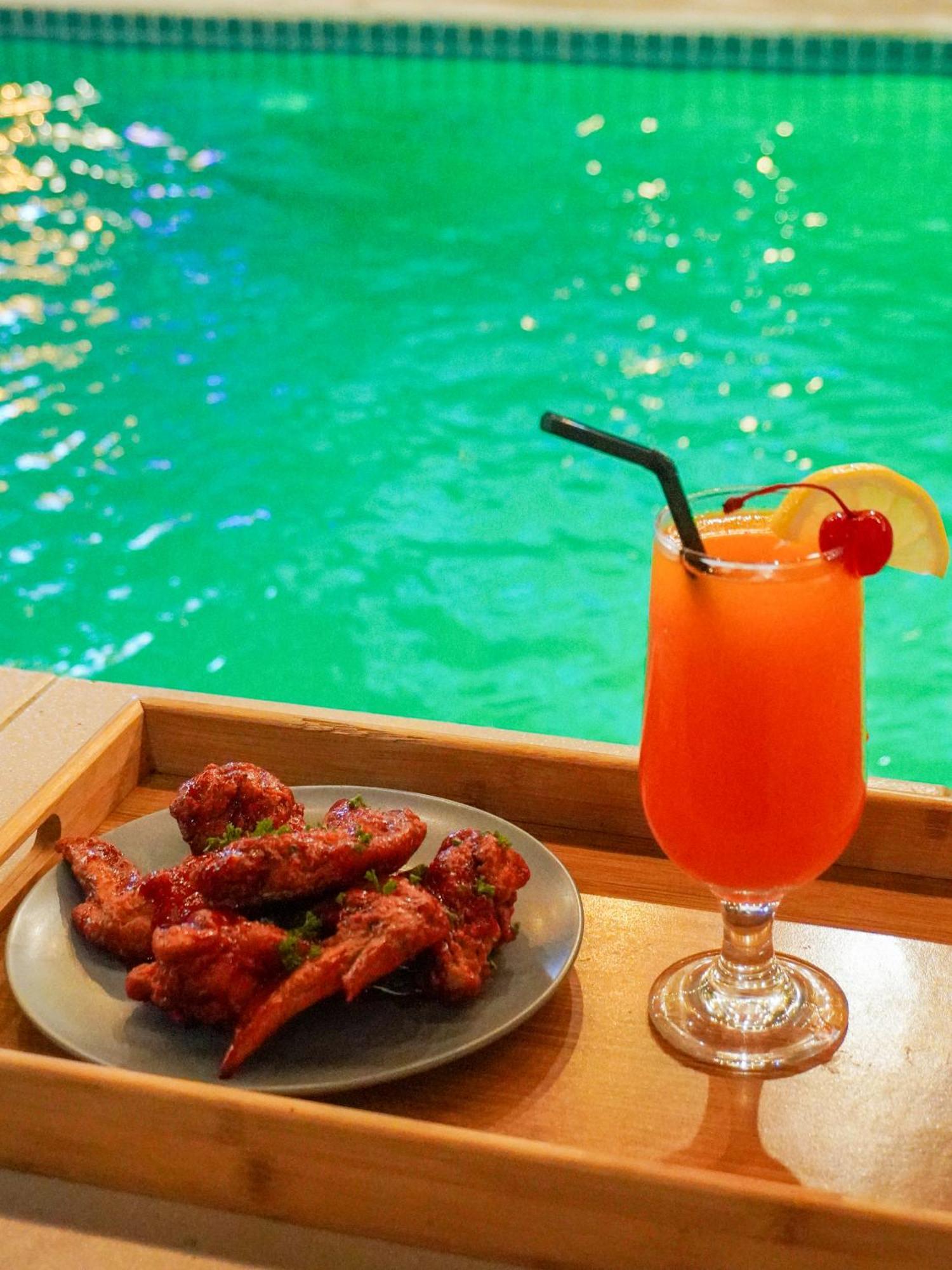 Urban Oasis Resort, Tarlac Εξωτερικό φωτογραφία