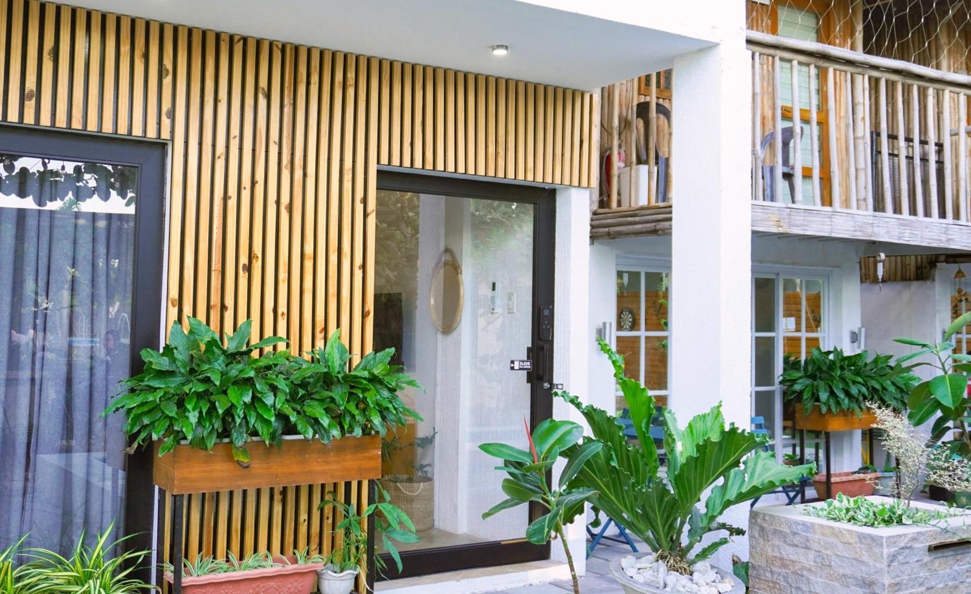 Urban Oasis Resort, Tarlac Εξωτερικό φωτογραφία